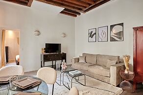 Superb Parisian Apartment Center of Paris