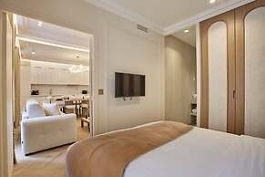 Apartment in the Marais With Air-conditioned