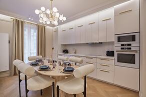 Apartment in the Marais With Air-conditioned