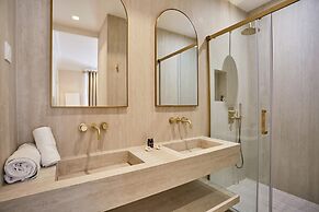 Apartment in the Marais With Air-conditioned