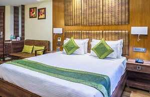 Goroomgo Super inn Armoise Ahmedabad
