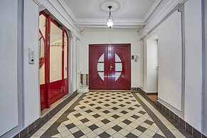 Apartment in the Center of Paris by Studioprestige