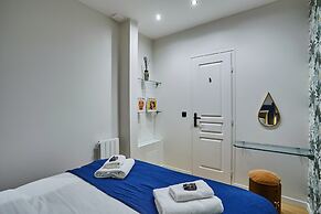 Apartment in the Center of Paris by Studioprestige