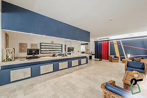 Hotiday Room Collection - Lacona