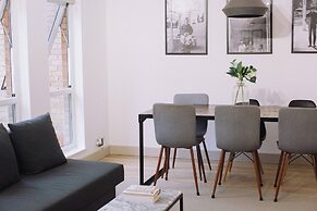 Entire 2 Bedroom House 7m To Station