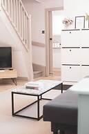 Entire 2 Bedroom House 7m To Station