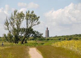 Bright Apartment Near Beach