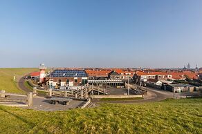 Bright Apartment 4 pax Within Walking Distance Beach, Supermarket, Res