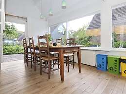 Holiday Home Near the Beach in the Dunes