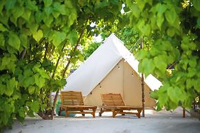 The Maverick Surf & Dive Lodge