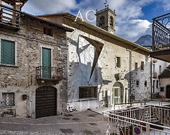 La Tana in Vione With 1 Bedrooms and 1 Bathrooms
