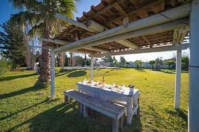 Villa Assunta With Pool Near The Sea