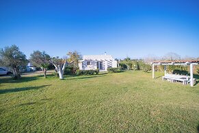 Villa Assunta With Pool Near The Sea