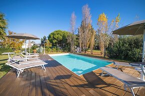 Villa Assunta With Pool Near The Sea