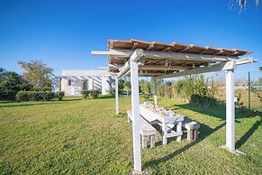 Villa Assunta With Pool Near The Sea