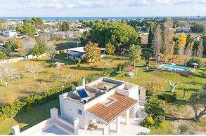 Villa Assunta With Pool Near The Sea
