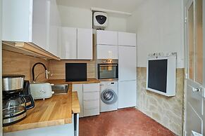 Superb Eiffel Tower Terrace Apartment