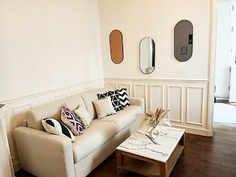 Superb Eiffel Tower Terrace Apartment