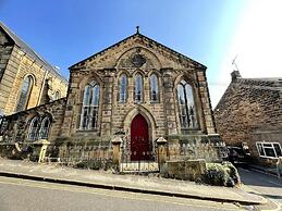 Church Stay in the Heart of the Peak District