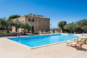 Villa in Paceco With Pool and Countryside Views