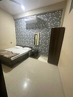 Goroomgo Rudrasagar Homestay Ujjain