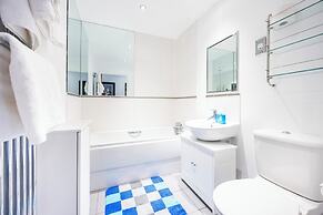 Koks Mews 2 Bed 2 Bath Apartment - ExCeL