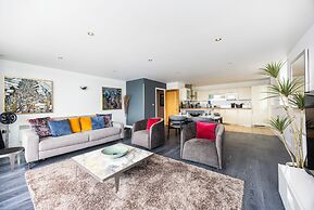 Koks Mews 2 Bed 2 Bath Apartment - ExCeL