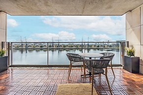 Koks Mews 2 Bed 2 Bath Apartment - ExCeL