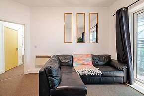 2bed Apt - City Centre With Balcony - Sleeps 6