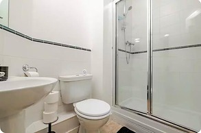 2bed Apt - City Centre With Balcony - Sleeps 6