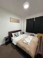 2bed Apt - City Centre With Balcony - Sleeps 6