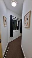 2bed Apt - City Centre With Balcony - Sleeps 6