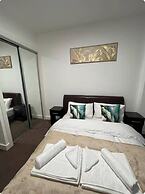 2bed Apt - City Centre With Balcony - Sleeps 6