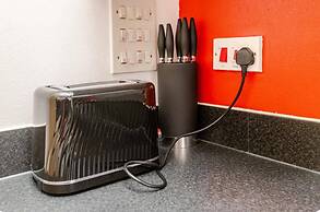 2bed Apt - City Centre With Balcony - Sleeps 6