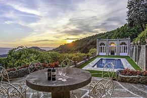 Belvilla by OYO Villa Torreone