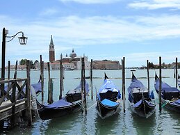 Belvilla by OYO Appartamento Nero