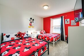 13 Mi to Wdw: Family Home w/ Private Pool & Perks!