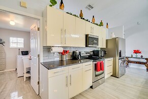 ~ 5 Mi to Beach & Dtwn: Home in Cape Coral!