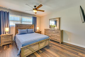 Walk to Okaloosa Island Beach: Coastal Condo!