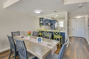 Walk to Okaloosa Island Beach: Coastal Condo!