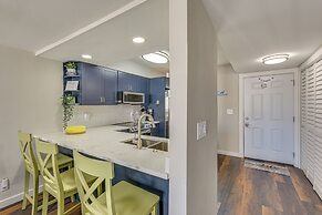 Walk to Okaloosa Island Beach: Coastal Condo!