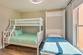 Walk to Okaloosa Island Beach: Coastal Condo!