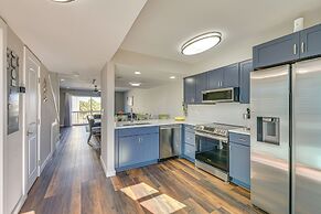 Walk to Okaloosa Island Beach: Coastal Condo!