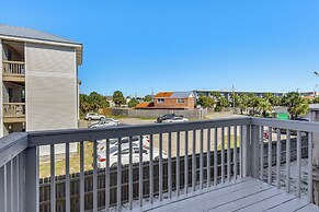 Walk to Okaloosa Island Beach: Coastal Condo!