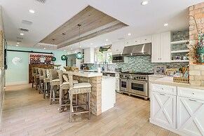 1 Mi to Dtwn: Oceanfront Gem w/ Resort Amenities!