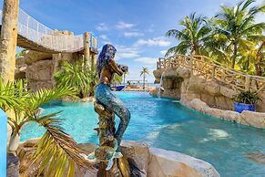 1 Mi to Dtwn: Oceanfront Gem w/ Resort Amenities!