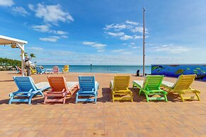 1 Mi to Dtwn: Oceanfront Gem w/ Resort Amenities!