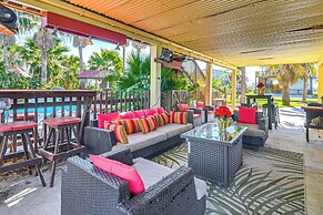 Private Pool, Deck & Patio: Galveston Oasis!