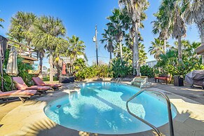 Private Pool, Deck & Patio: Galveston Oasis!
