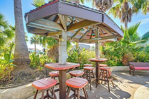 Private Pool, Deck & Patio: Galveston Oasis!